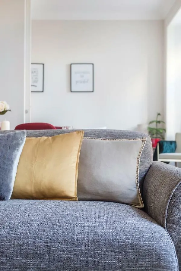 Cosy Marques De Pombal Apartment Lisbona