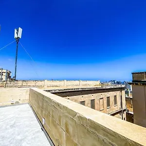 designer-duplex-penthouse-in-floriana.qawrahotelsmalta.org/