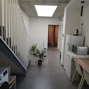 apt-minimal-arty-townhouse.hotelssaintjulians.com/